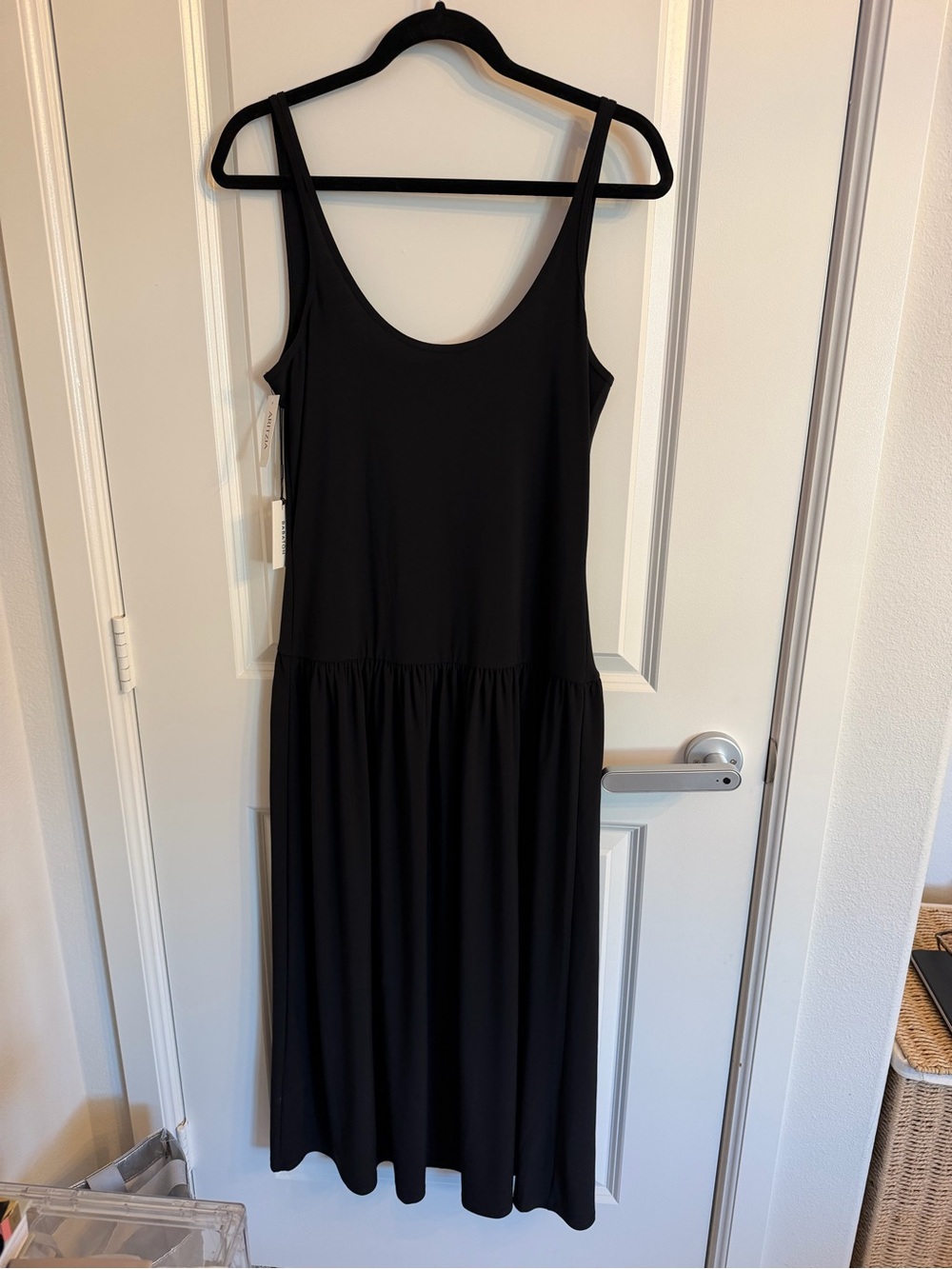 Aritzia Babaton Black Sleeveless Scoop-Neck Midi Dress